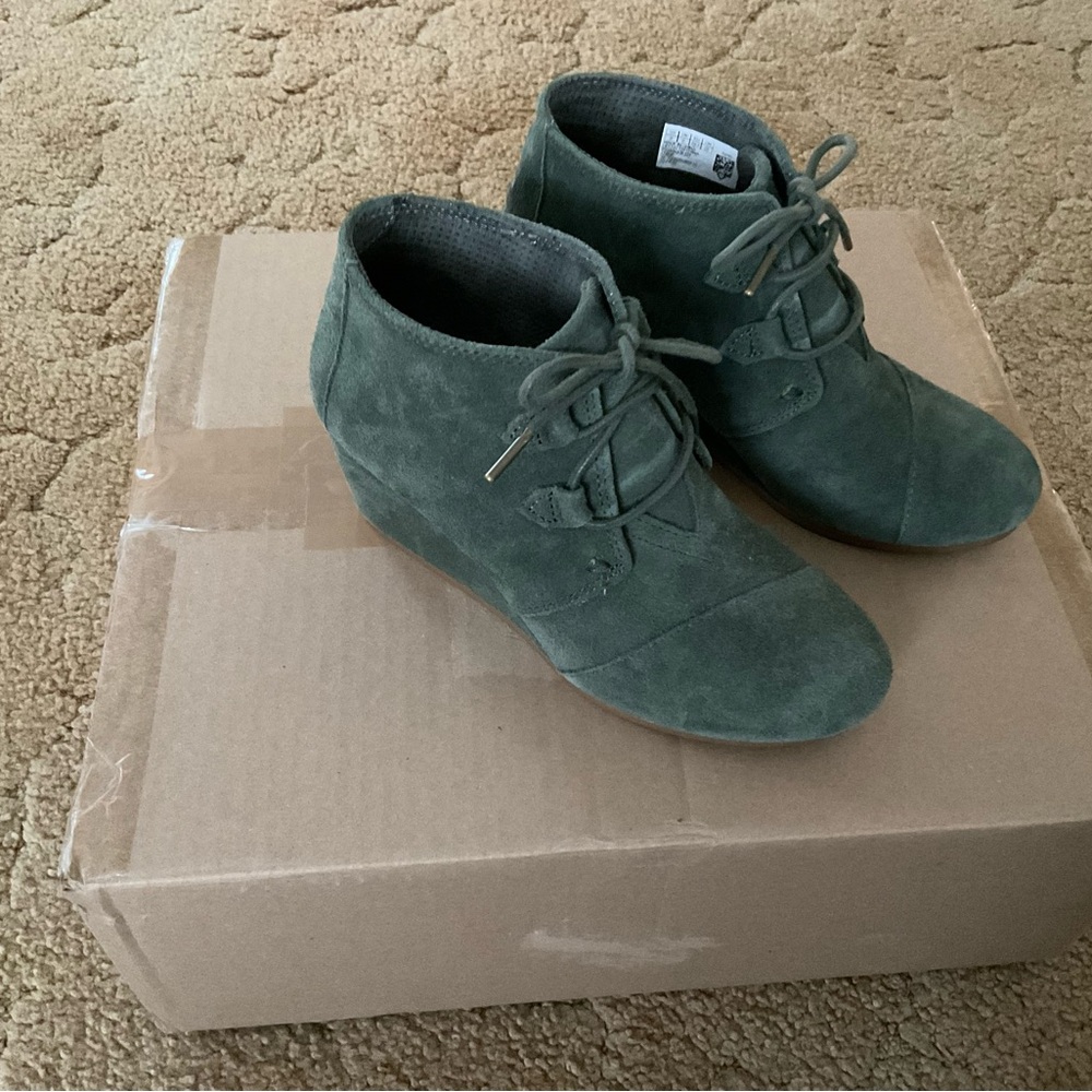 Skechers Toms Ankle Boots!